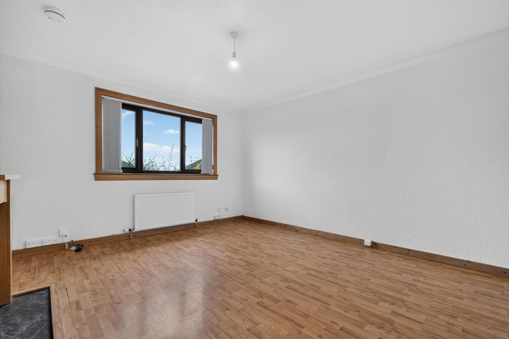 2 bed property in Highthorne Crescent, West Kilbride